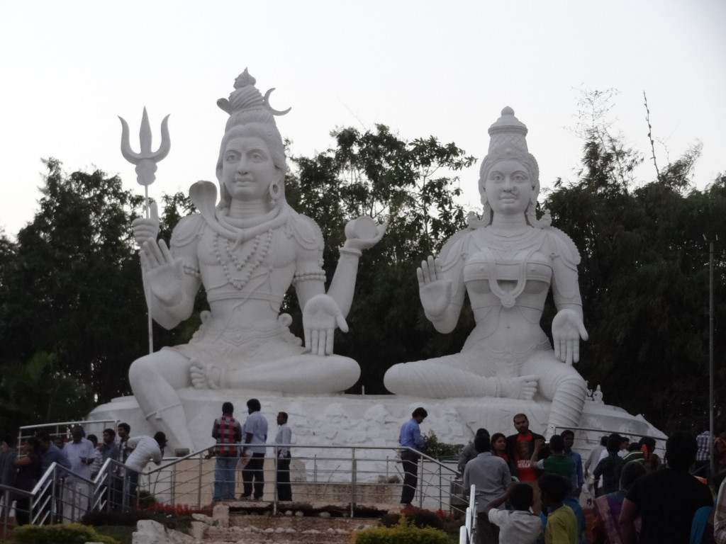 Shiv and Parvati idols on Kailashgiri